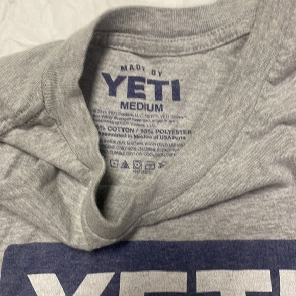 Yeti cutoff tank top​ - Picture 3 of 4